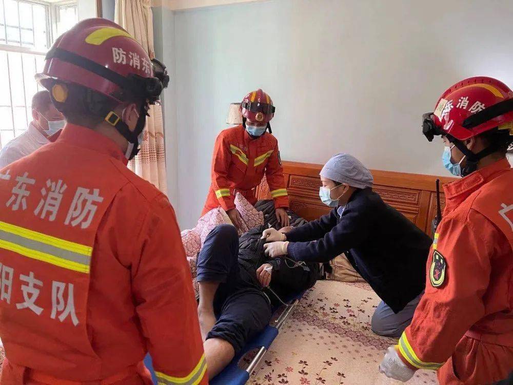 昆明订水送饮水机_紧急送水_水护田将绿绕 山排闼送青来