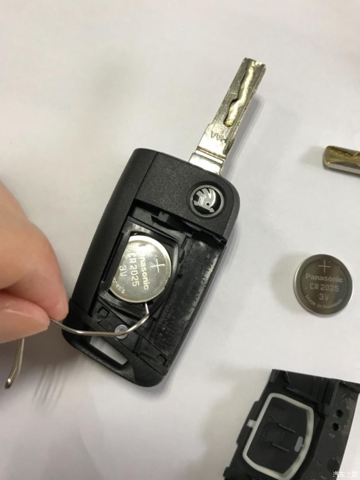 汽车应急救援包_汽车开锁救援_开锁公司给汽车开锁