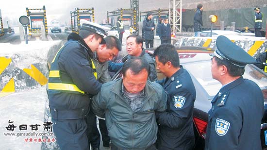 高速事故拖车救援收费_高速拖车救援_山东高速救援拖车价格