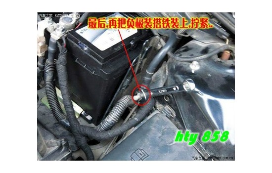 电瓶更换 汽车换电瓶要注意什么，汽车电瓶怎么换